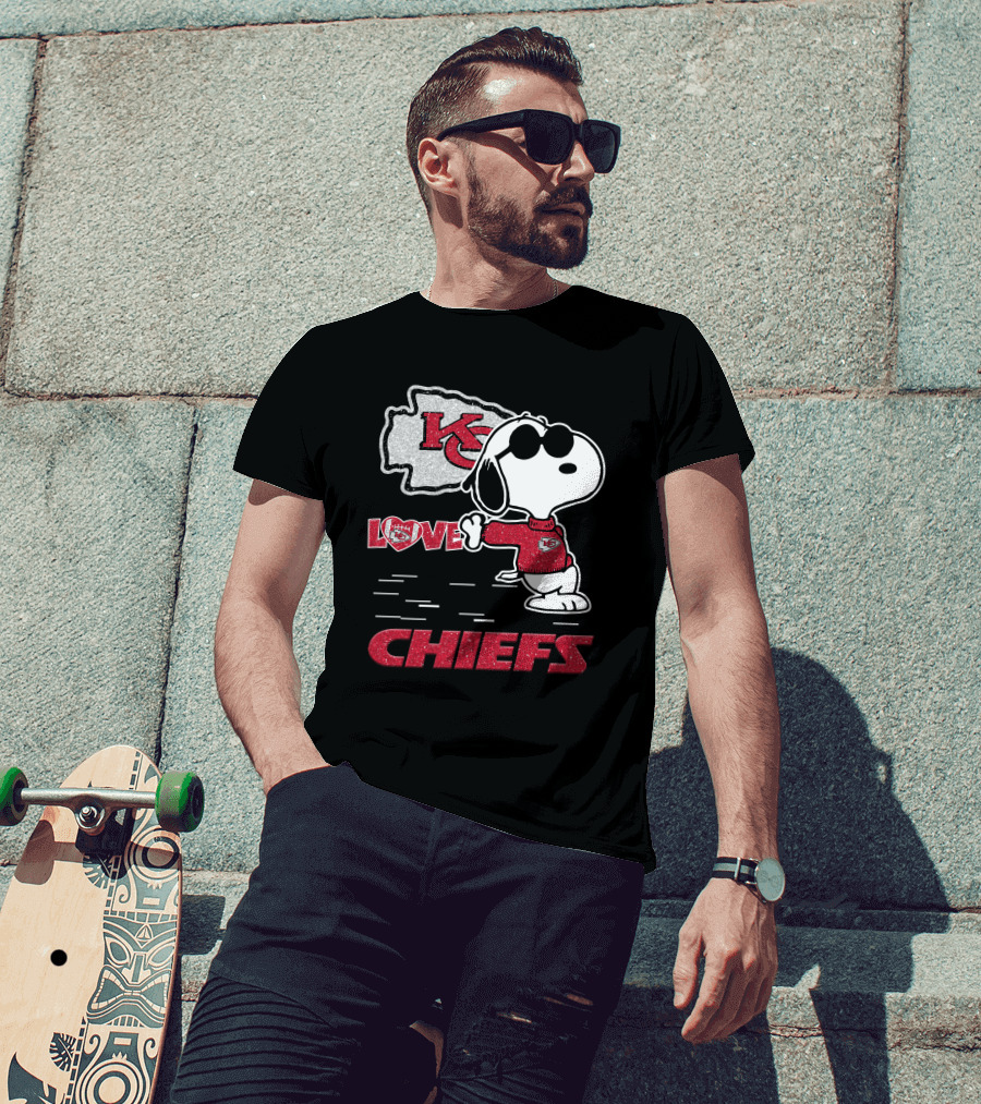 Snoopy Kansas City Chiefs Love Chiefs KC T-Shirt