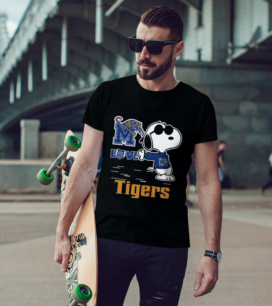 Snoopy Memphis Tigers Love T-Shirt