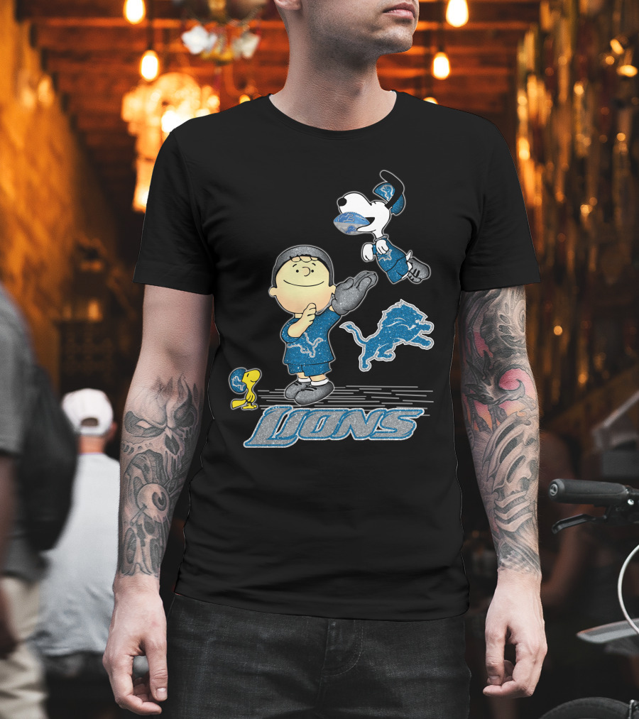 Snoopy Woodstock Charlie Brown Detroit Lions NFL Football T-Shirt