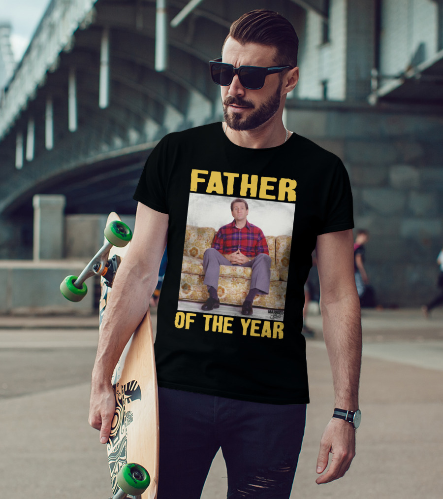Father Of The Year Married With Children Al Bundy Sitting On Couch T-Shirt