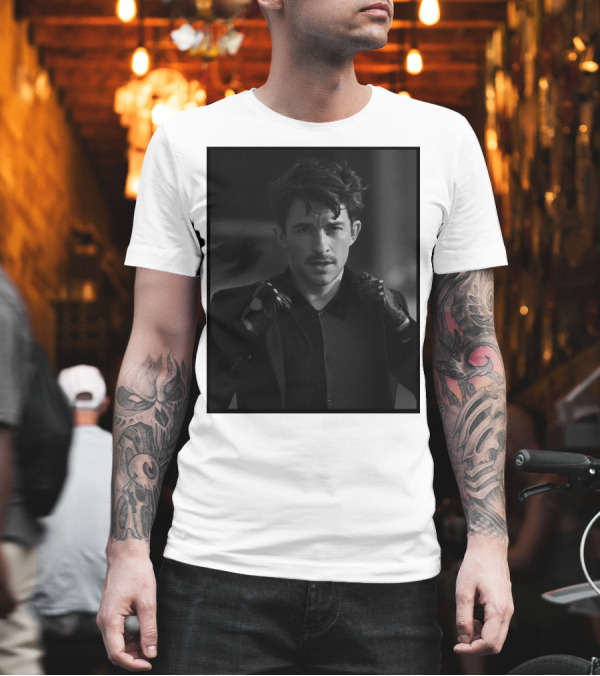 Jonathan Bailey Black and White Gloves T-Shirt Jonathan Bailey Black and White Gloves T-Shirt