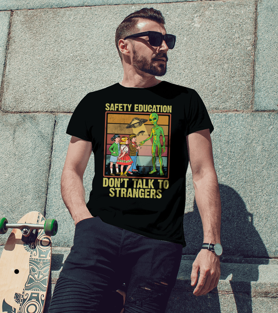 Safety Education Alien Encounter With Kids Don't Talk To Strangers Retro T-Shirt