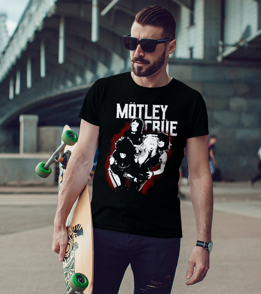 Mötley Crüe Vintage Band Photo Black And Red T-Shirt
