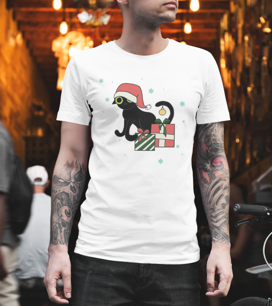 Jinx Holiday Merch Bigfootjinx Holiday Black Cat Santa Hat Presents Snowflakes T-Shirt
