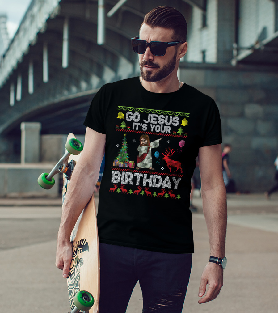 Go Jesus It's Your Birthday Dabbing Christmas Tree Reindeer Decor T-Shirt