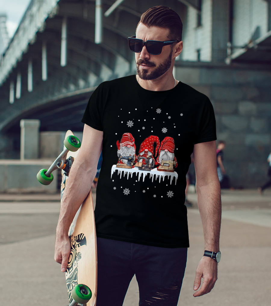 Christmas Gnome Red Sewing Machine Snowflakes T-Shirt