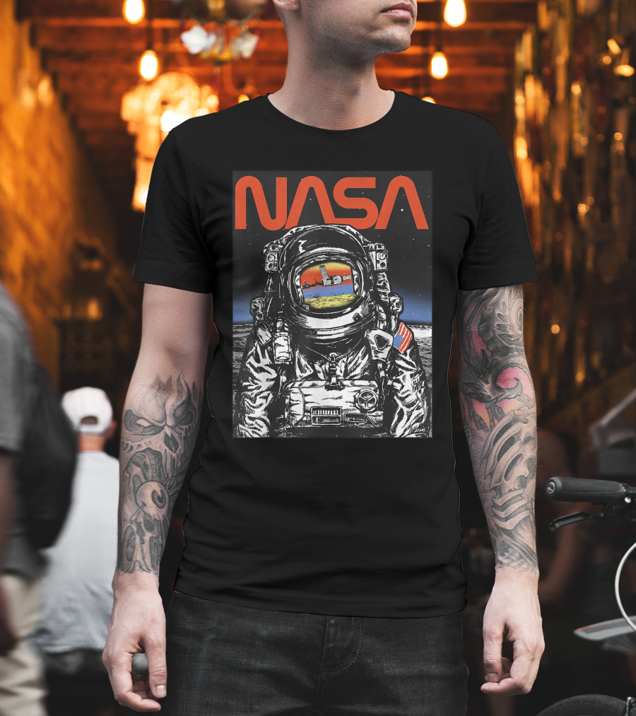 NASA Astronaut Moon Reflection Vintage Space Explorer T-Shirt