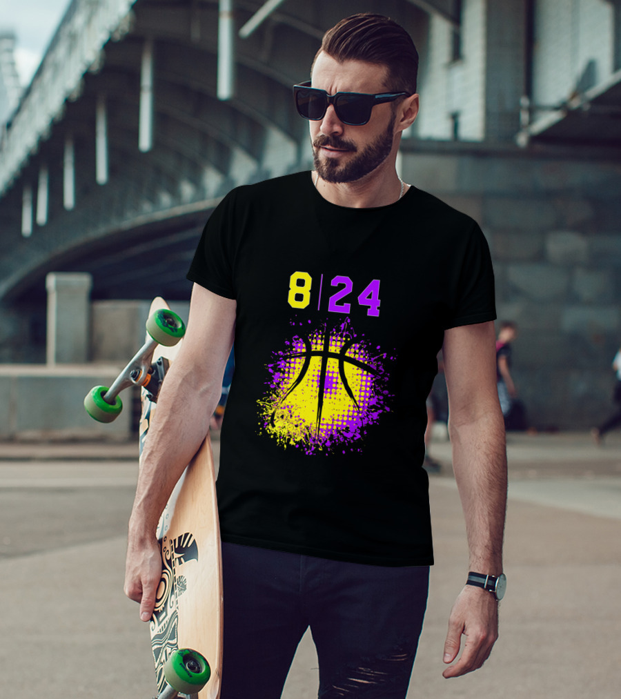 8 24 Basketball August Birthday T-Shirt