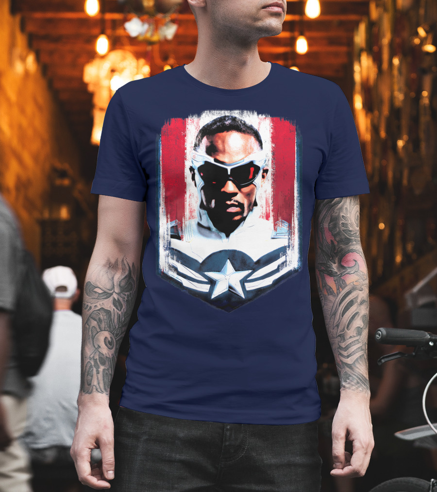 Marvel Captain America Sam Wilson Falcon Soldier Iconic Shield T-Shirt