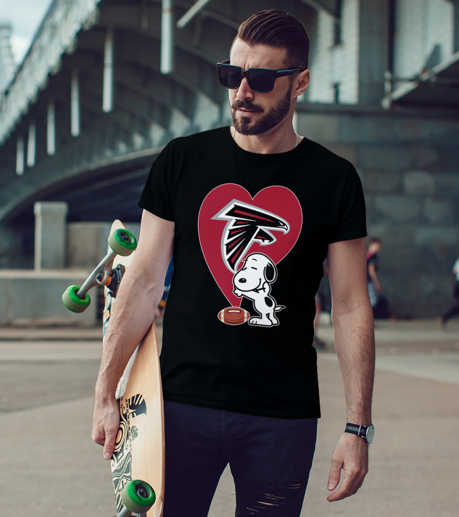 Atlanta Falcons Snoopy Heart Football Hug T-Shirt