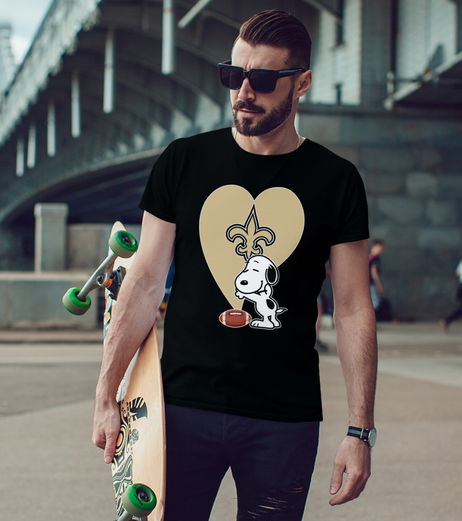 New Orleans Saints Snoopy Hug Heart Fleur-de-Lis Football T-Shirt