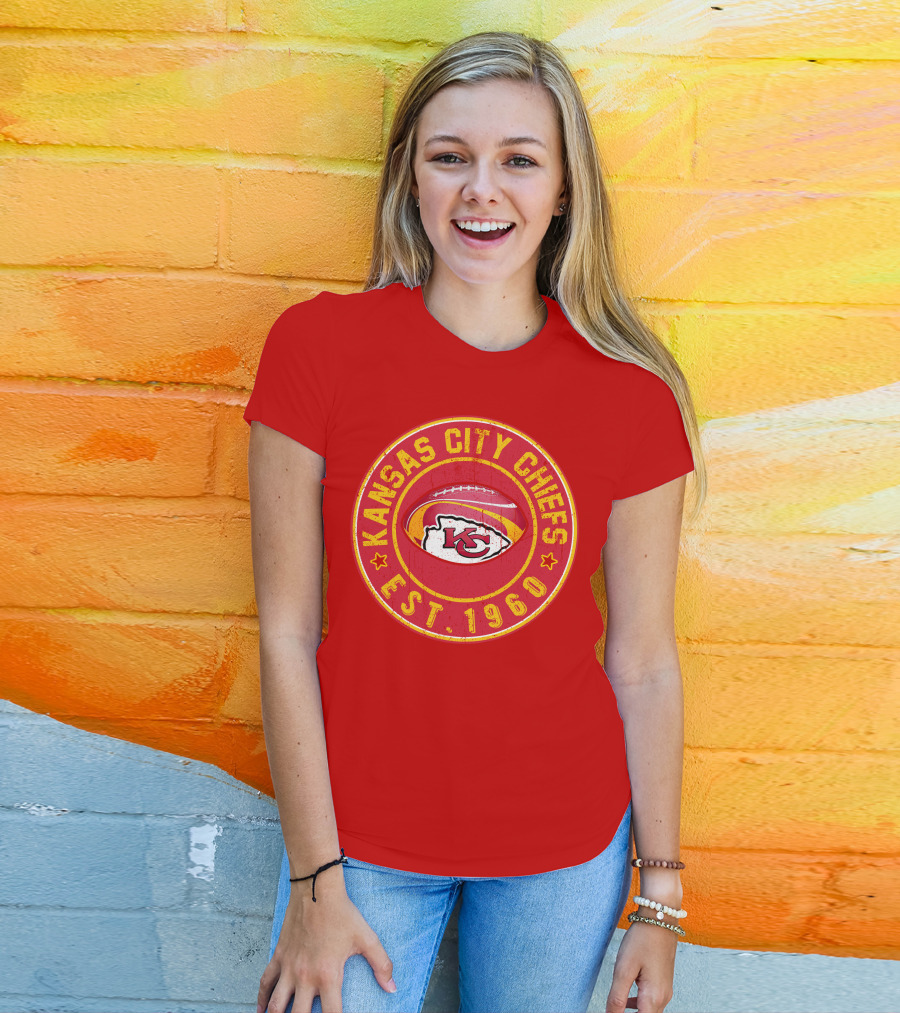 Kansas City Chiefs Est. 1960 Red Distressed Logo Vintage Football Badge T-Shirt