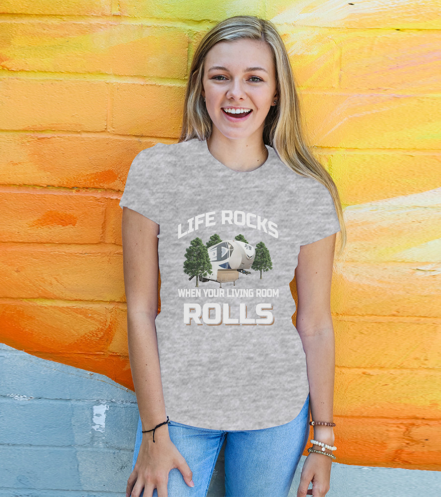 LIFE ROCKS WHEN YOUR LIVING ROOM ROLLS Arctic Fox 29 T-Shirt