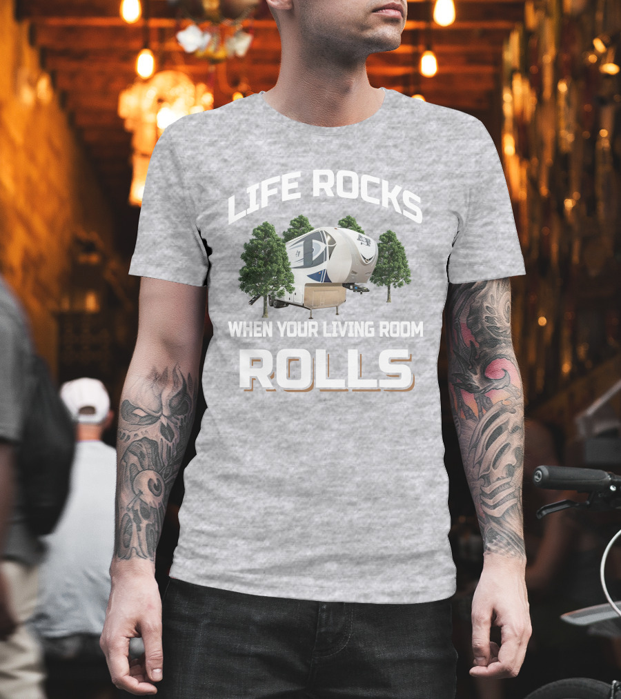 LIFE ROCKS WHEN YOUR LIVING ROOM ROLLS Arctic Fox 29 T-Shirt