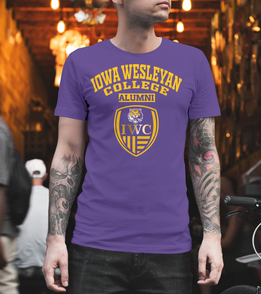 Iowa Wesleyan College Alumni IWC Tiger Crest T-Shirt