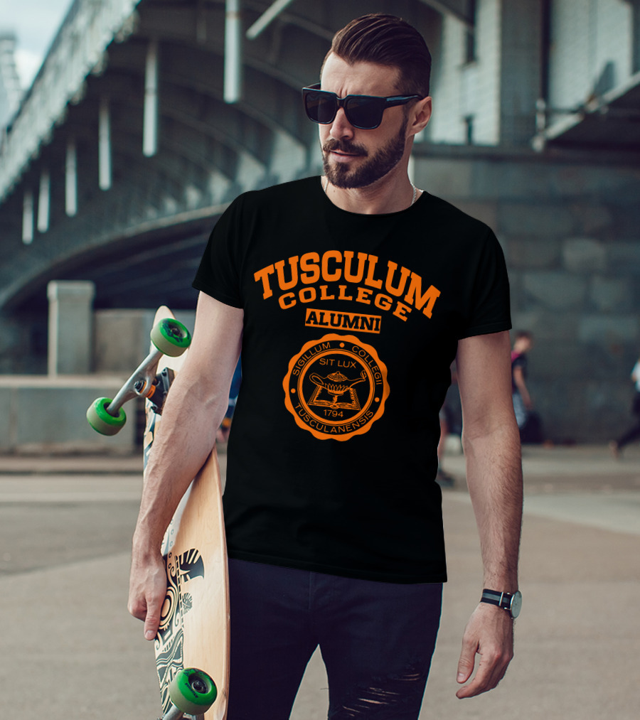 Tusculum College Alumni Sigillum Collegii Tusculanensis 1794 Sit Lux T-Shirt