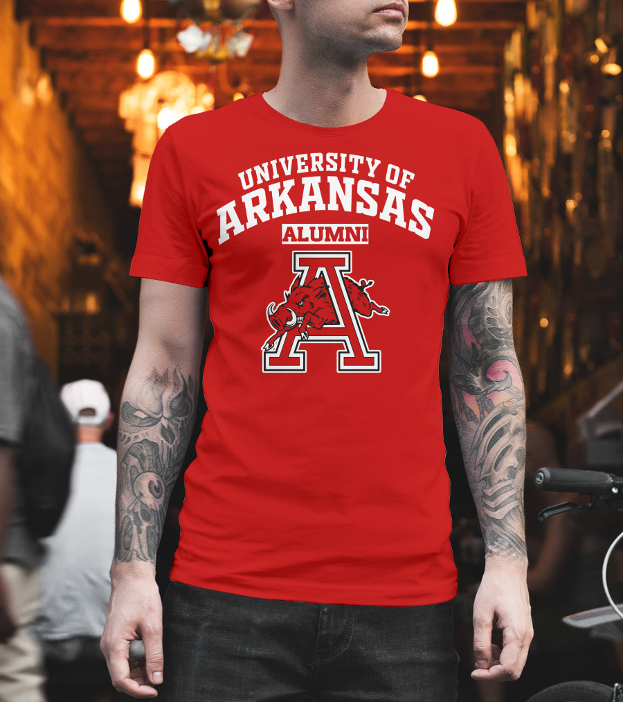 UNIVERSITY OF ARKANSAS ALUMNI Razorback T-Shirt