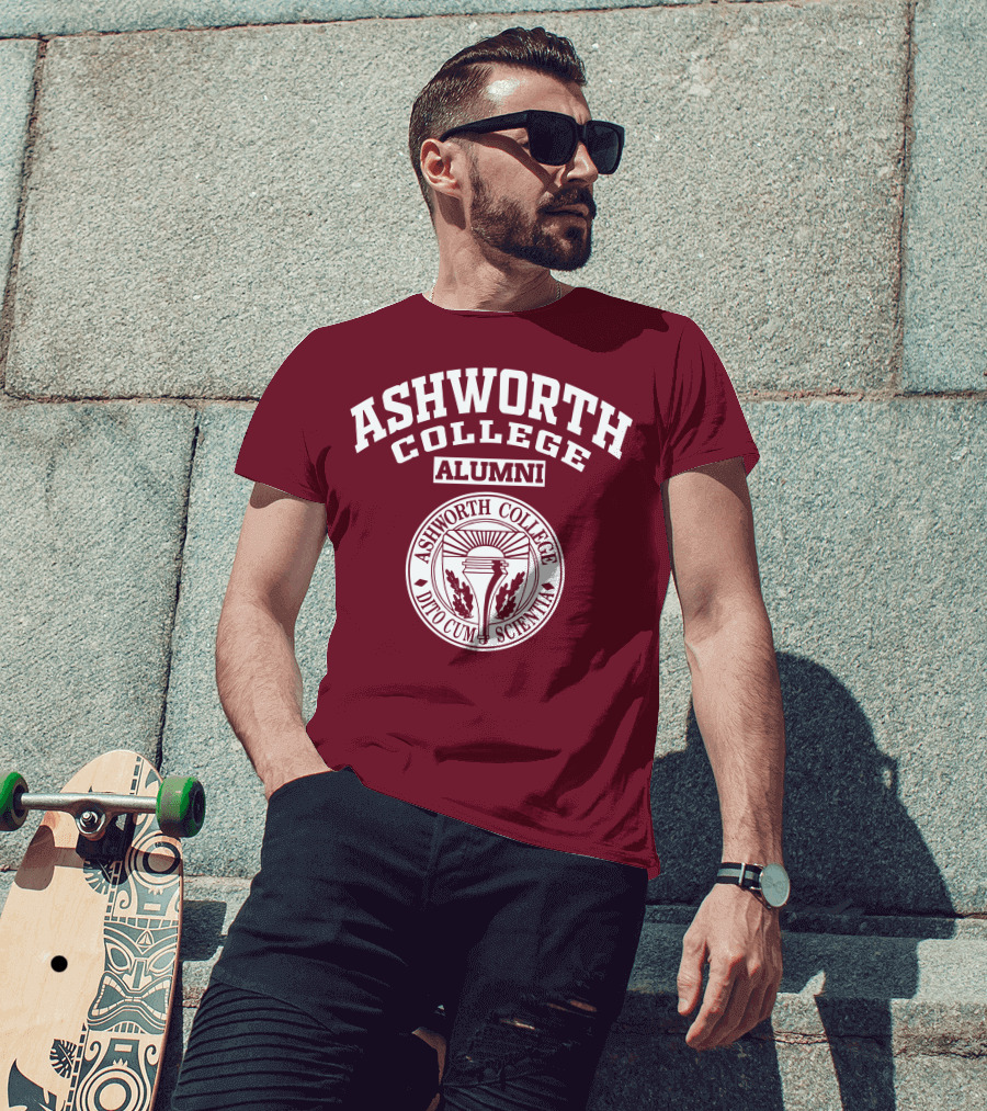 Ashworth College Alumni Dito Cum Scientia Seal T-Shirt