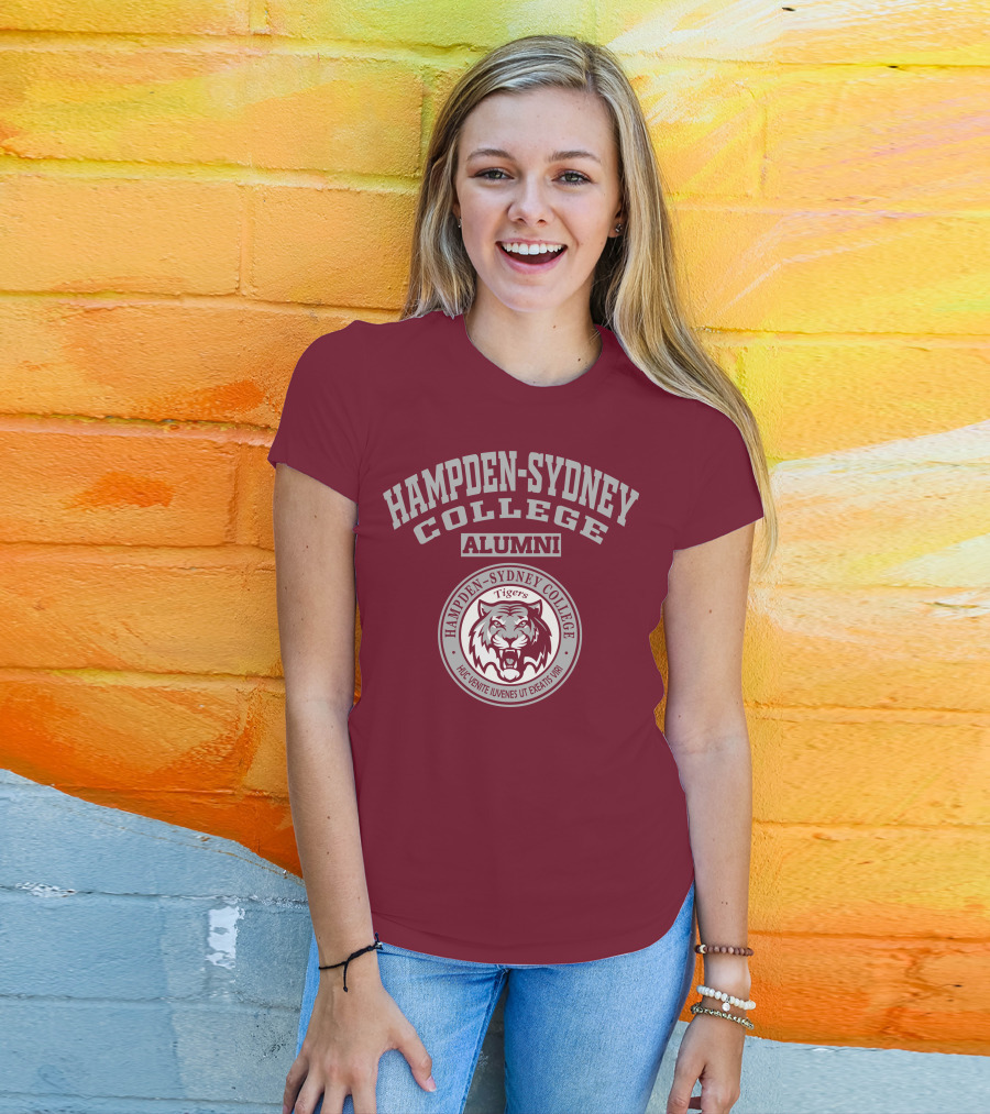 Hampden–Sydney College Alumni Tigers Huc Venite Iuvenes Ut Exeatis Viri T-Shirt