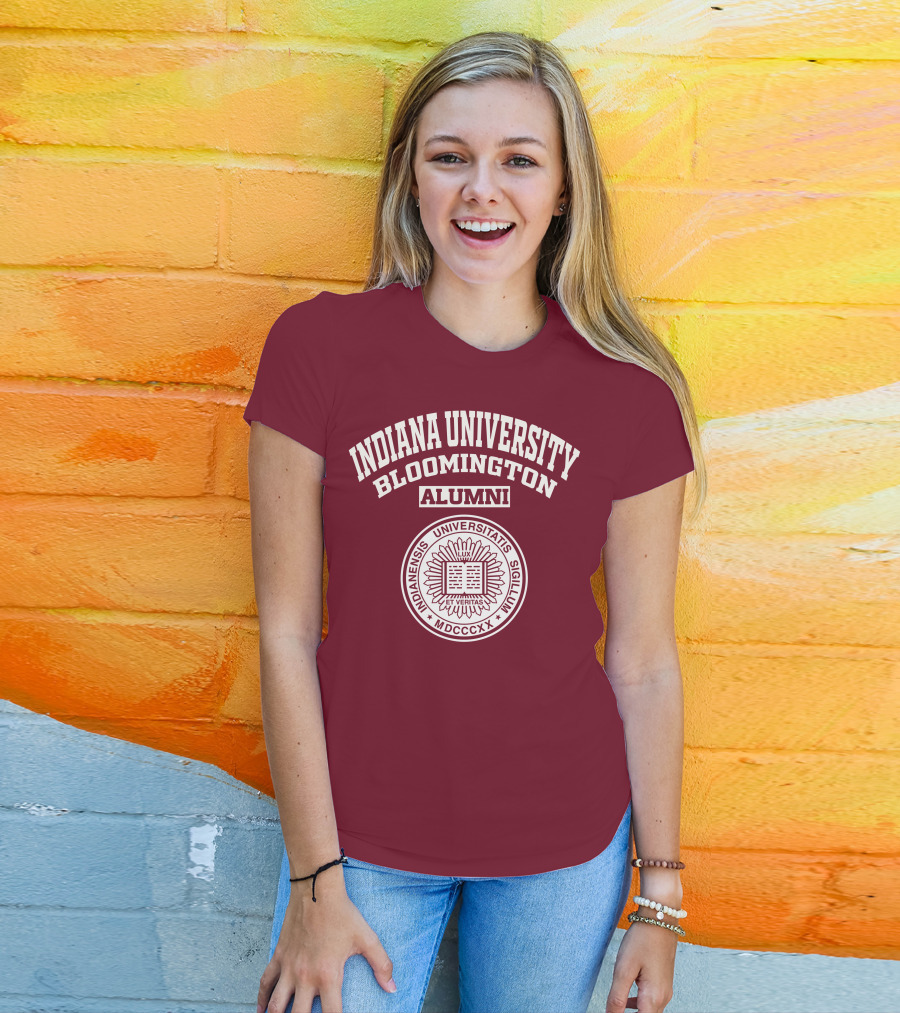 Indiana University Bloomington Alumni Indianensis Universitatis Sigillum Mdcccxx Lux Et Veritas T-Shirt
