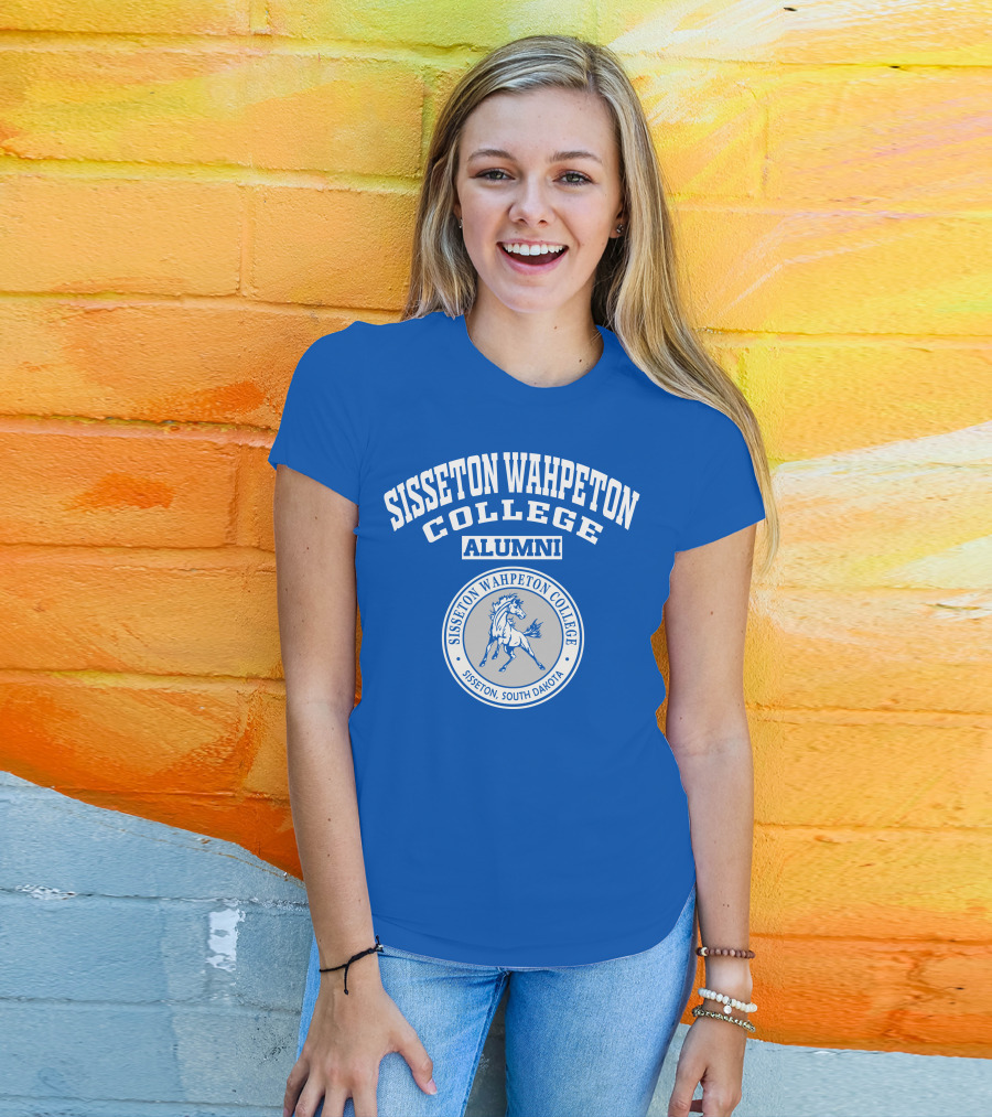 Sisseton Wahpeton College Alumni Sisseton South Dakota Horse Emblem T-Shirt