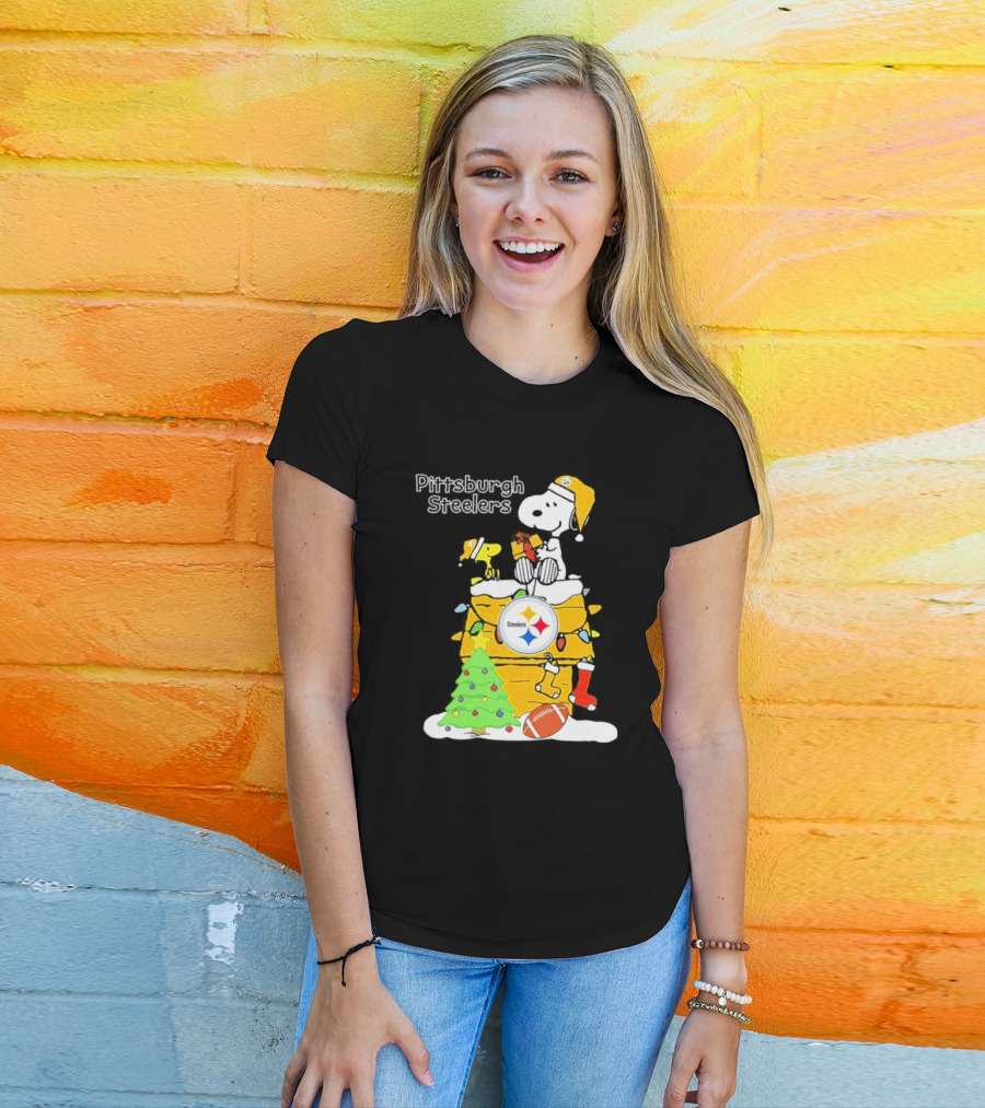 Pittsburgh Steelers Christmas Snoopy Rooftop Holiday Scene T-Shirt