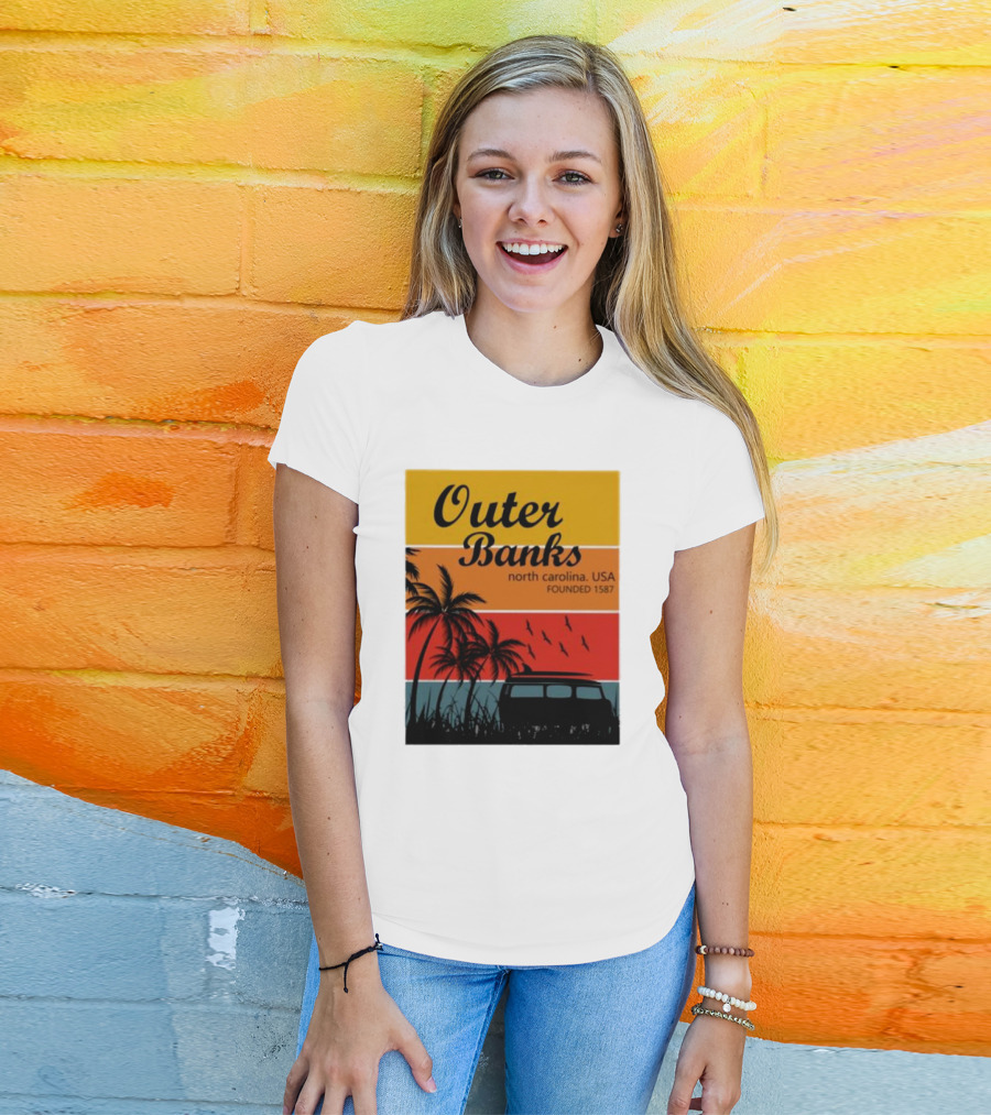 Outer Banks North Carolina USA Founded 1587 Vintage Car Beach Palm Trees T-Shirt