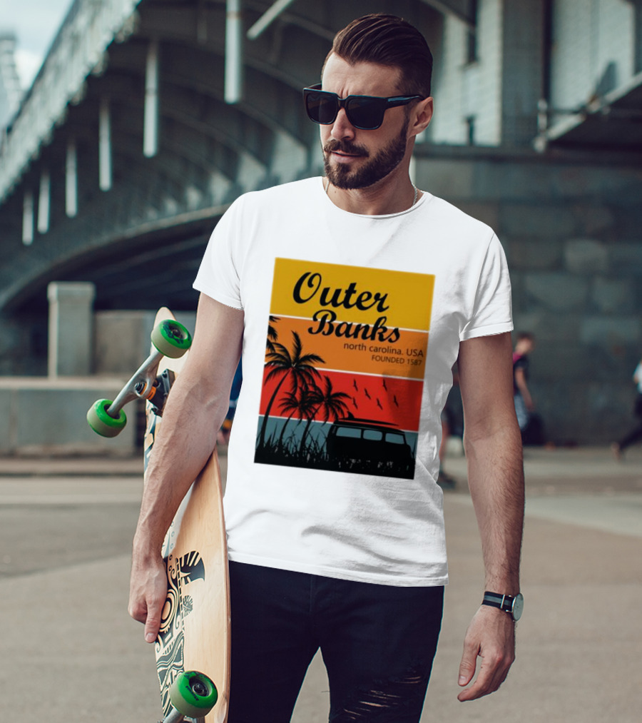 Outer Banks North Carolina USA Founded 1587 Vintage Car Beach Palm Trees T-Shirt