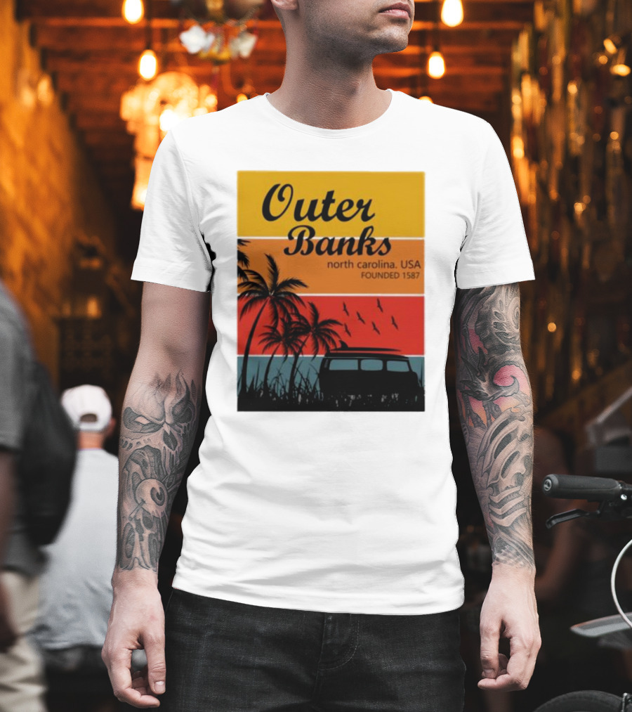 Outer Banks North Carolina USA Founded 1587 Vintage Car Beach Palm Trees T-Shirt