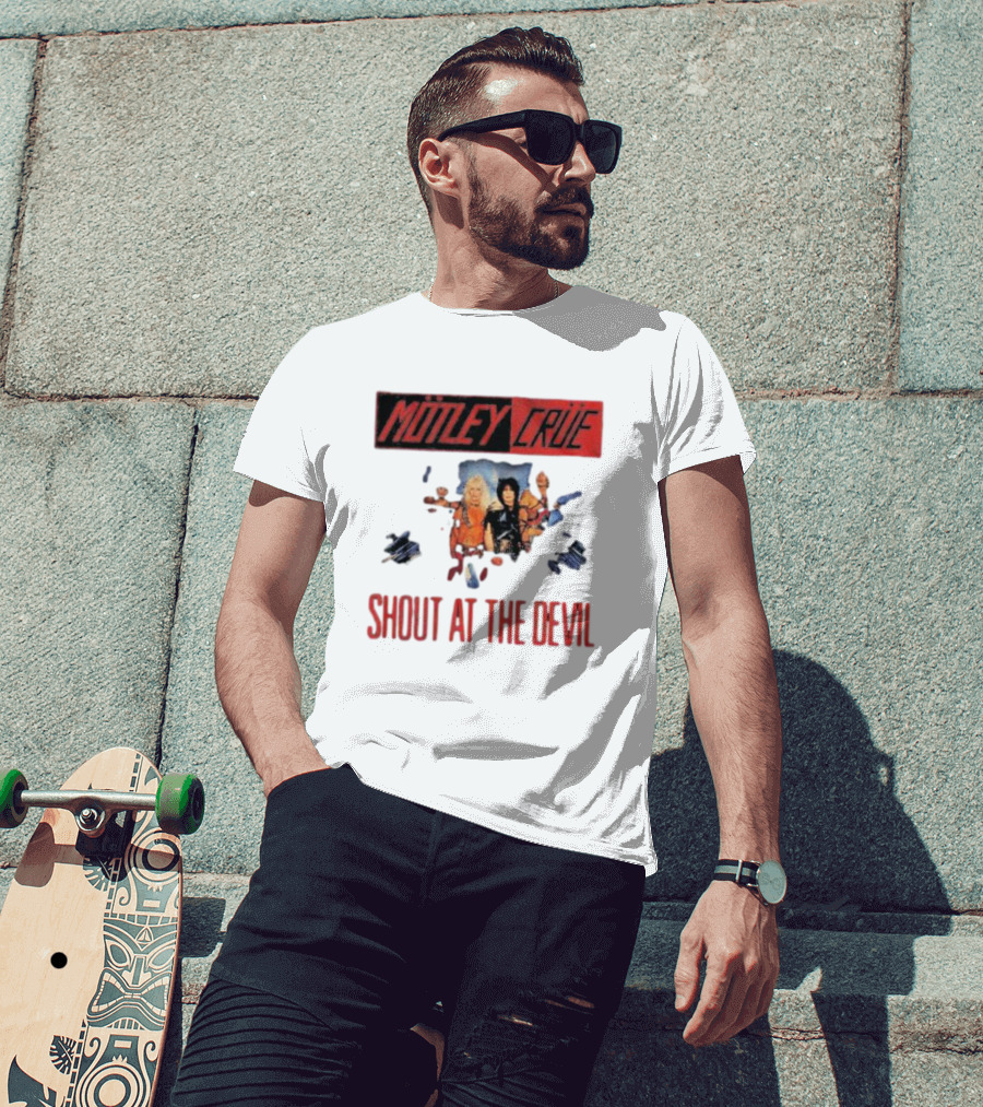 Mötley Crüe Shout At The Devil Classic Album Cover T-Shirt