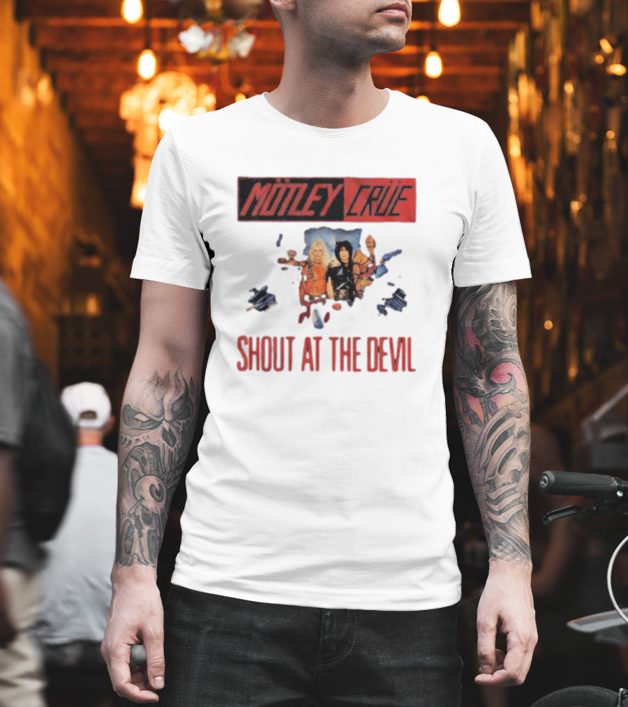 Mötley Crüe Shout At The Devil Classic Album Cover T-Shirt