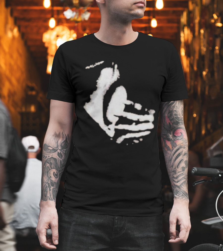 Portal Camila Brasil I Luv It Photo Optical Illusion Black and White Hand Face T-Shirt