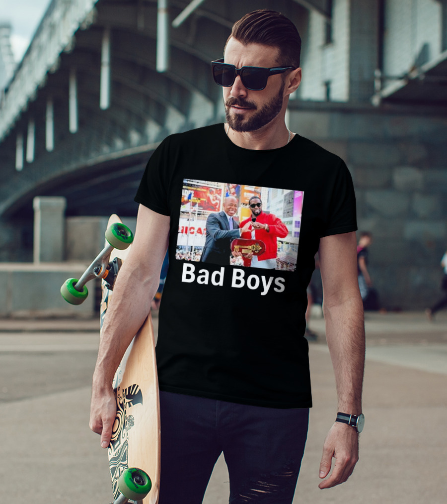 Bad Boys P Diddy And Eric Adams Key Exchange At Times Square Event T-Shirt