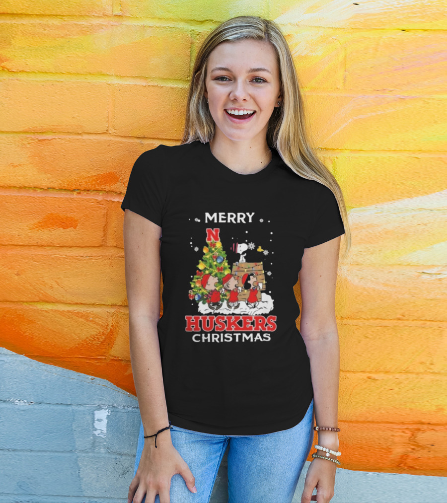 Merry Huskers Christmas Snoopy And Friends Nebraska Cornhuskers T-Shirt