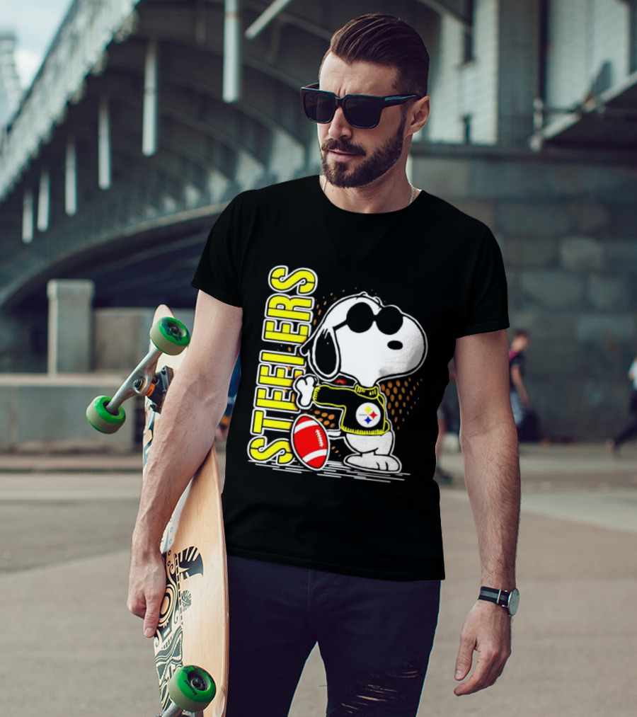 Steelers Snoopy Football Sunglasses Sports T-Shirt