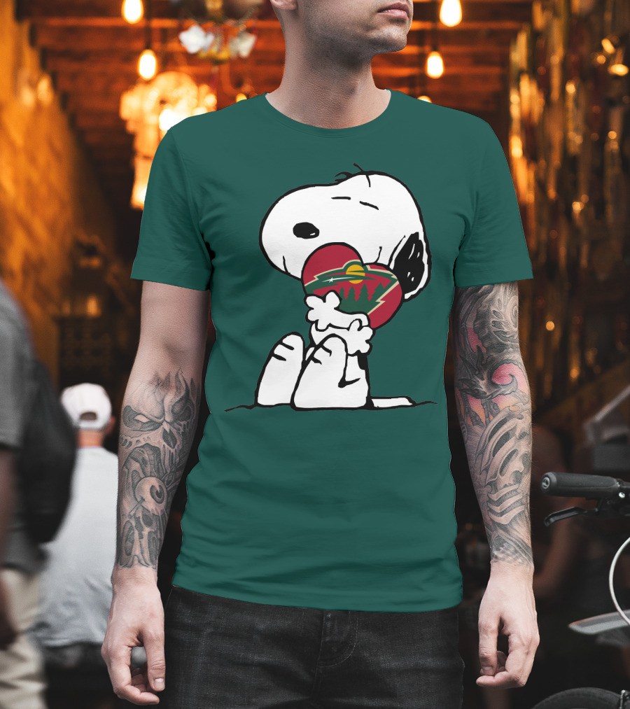 Minnesota Wild Snoopy Hugging Heart T-Shirt