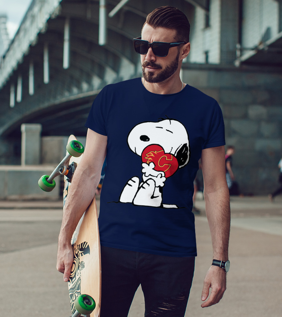 Snoopy Hugging Calgary Flames Heart T-Shirt