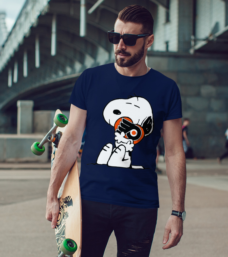 Snoopy Holding Philadelphia Flyers T-Shirt