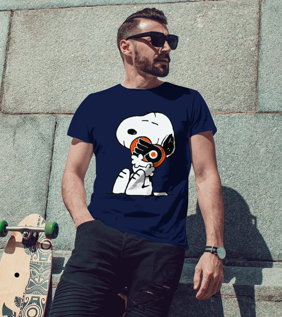 Snoopy Holding Philadelphia Flyers T-Shirt
