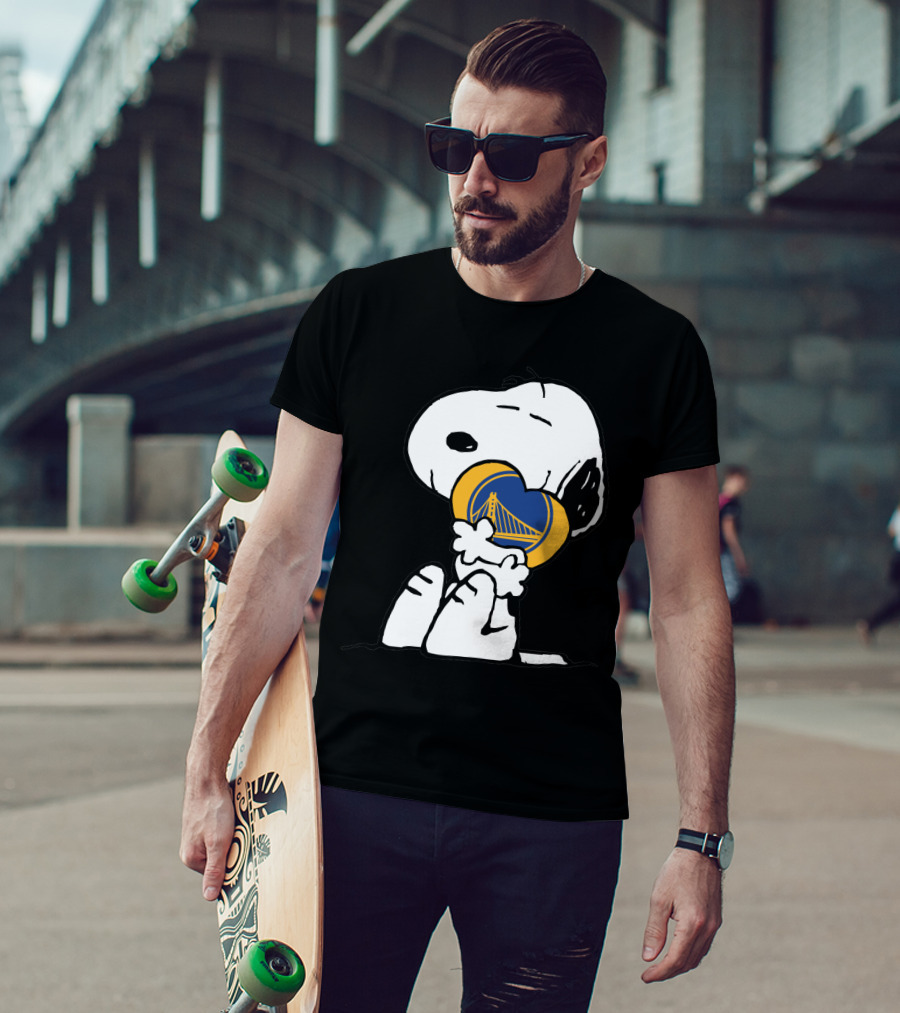 Golden State Warriors Snoopy Hugging Heart With Bridge T-Shirt