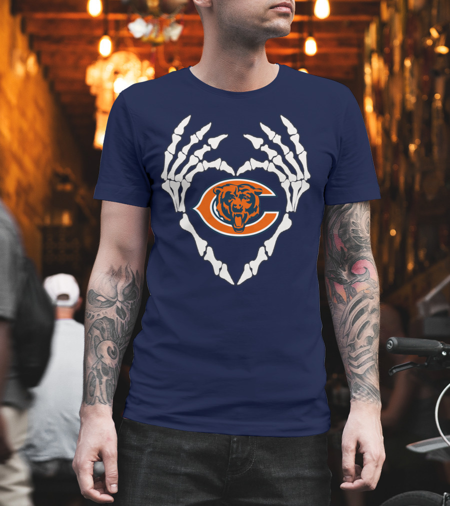 Chicago Bears Skeleton Hands Heart T-Shirt