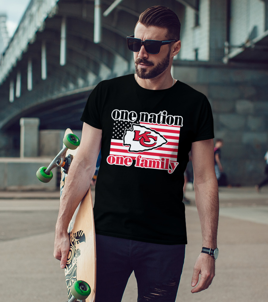 One Nation One Family Kansas City Chiefs Usa Flag T-Shirt