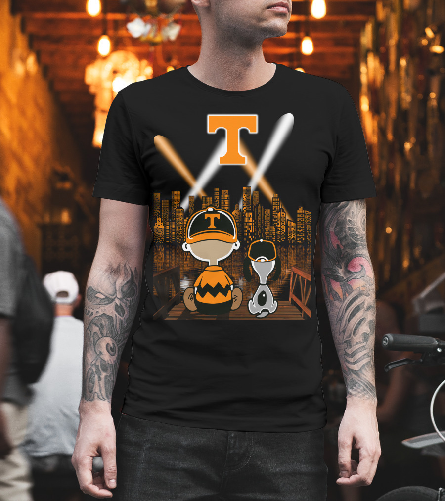 Tennessee Volunteers Snoopy And Charlie City Lights T-Shirt