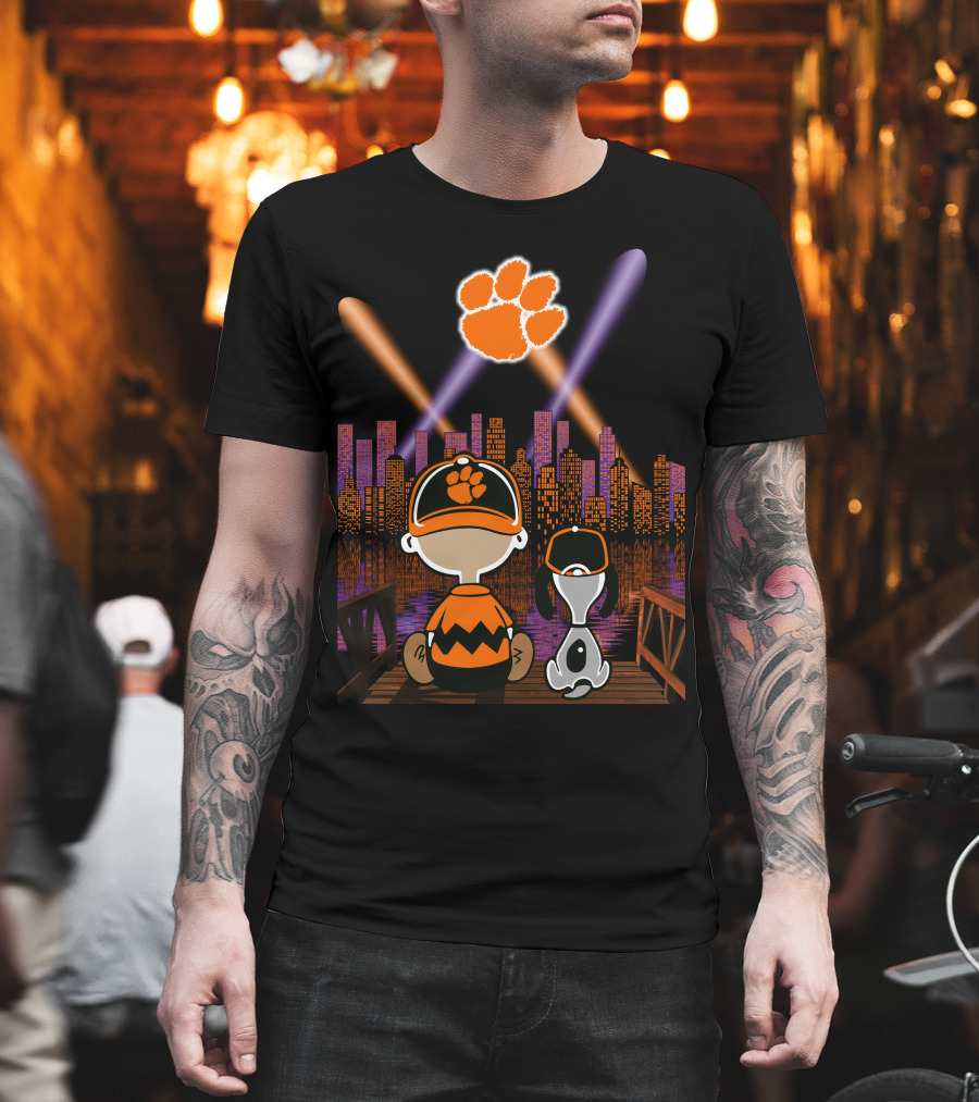 Clemson Tigers '83 Paw In Night City Skyline With Characters On Dock T-Shirt