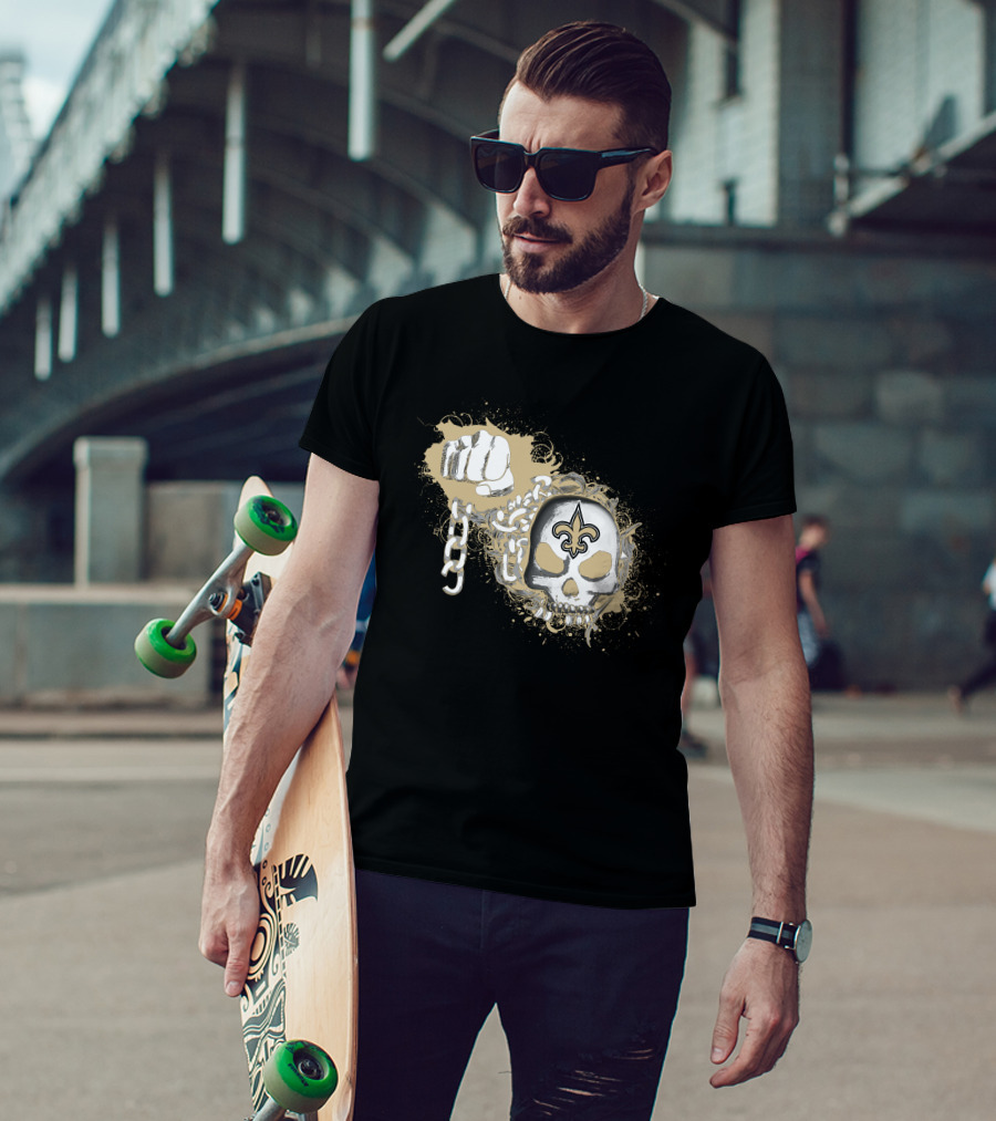 Skull Fist Chain New Orleans Saints Fleur-De-Lis T-Shirt