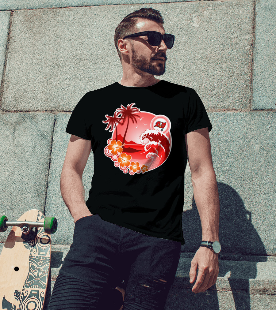 Tampa Bay Buccaneers Happy Holidays Tropical Beach Scene T-Shirt