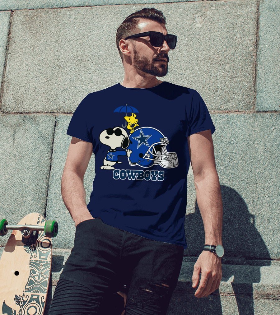 Dallas Cowboys Snoopy Woodstock Holiday Helmet T-Shirt