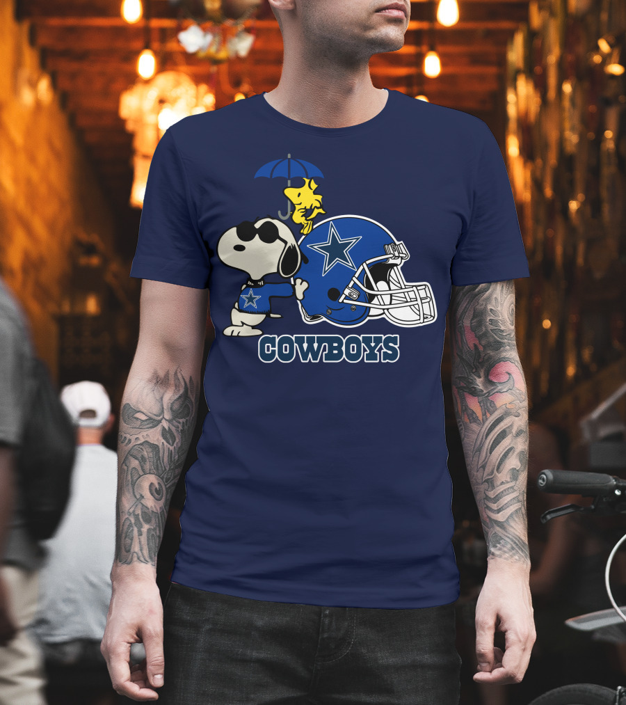 Dallas Cowboys Snoopy Woodstock Holiday Helmet T-Shirt