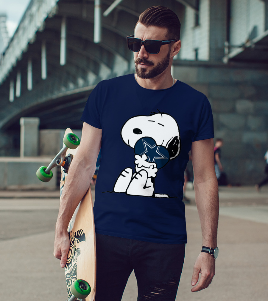Snoopy Holding Dallas Cowboys Star T-Shirt