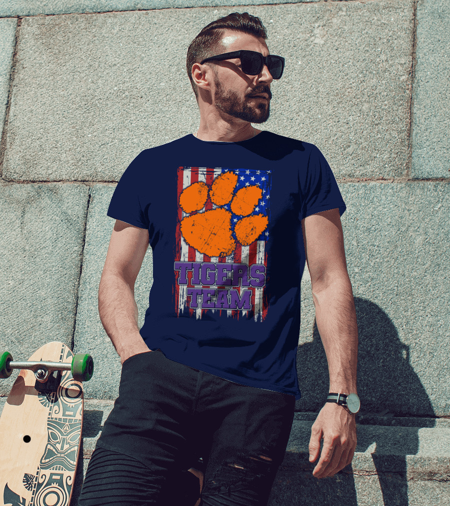 Clemson Tigers Team American Flag Paw Print T-Shirt